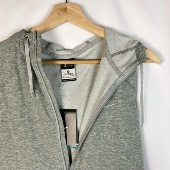 Nike Training Obsessed Light Gray Half Zip Sleeveless Pullover M - Picture 3 of 3